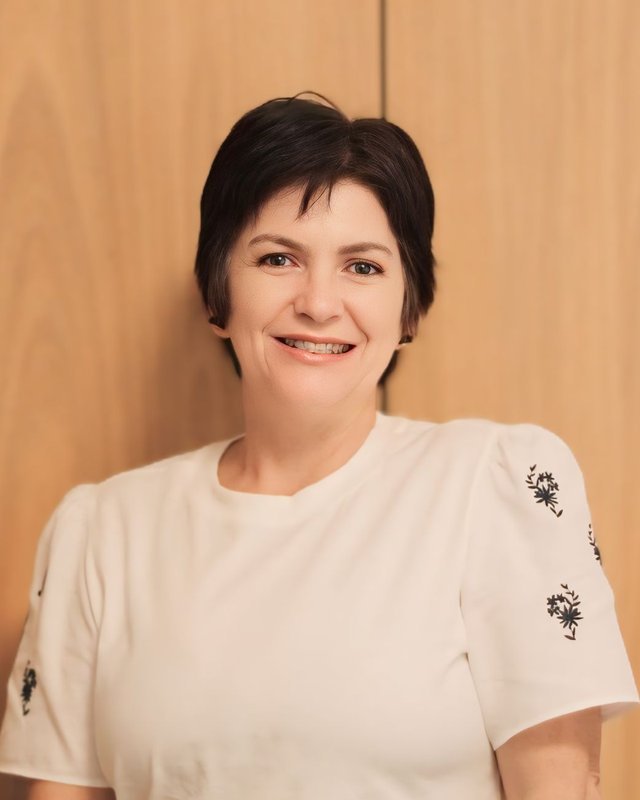 Retrato de Mazilda, da equipe de vendas da Casa Arrumada Colchões